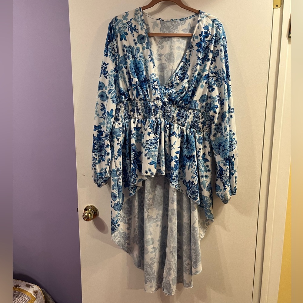 Gorgeous hi low floral top. Size 3xl. EUC